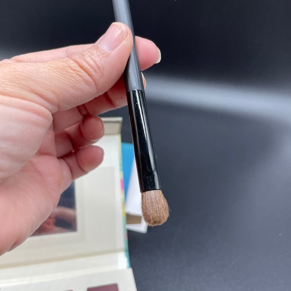 Cargo "Take Me Away!" 12 Pan Eye Shadow Palette W/Dual-Ended Brush 0.8g NIB - Picture 9 of 10